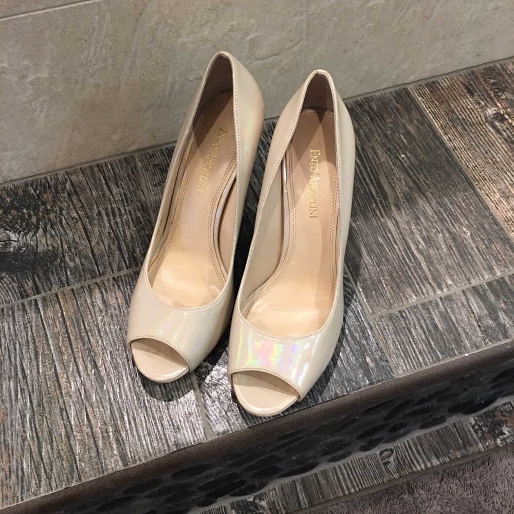 Lovely neutral heels